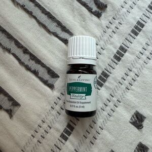 Young Living Peppermint Vitality Essential Oil with White Cap
